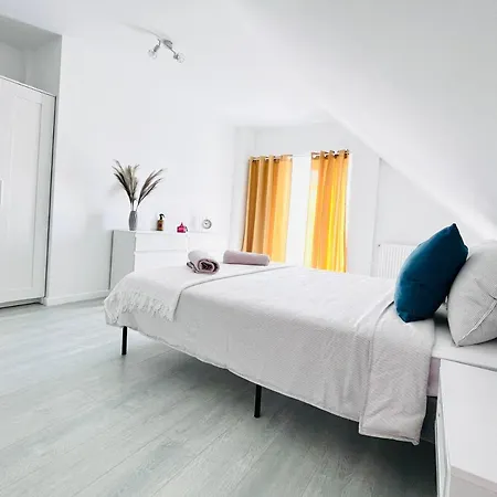 Mira New Appartment In Otopeni Near Airport Exterior photo