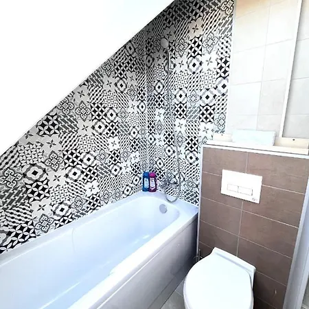 Mira New Appartment In Otopeni Near Airport Exterior photo